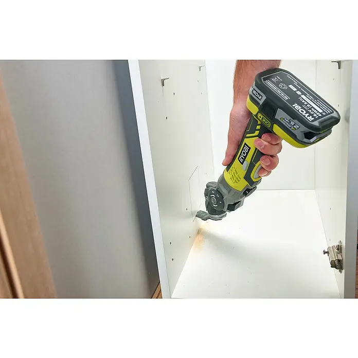 Ryobi ONE+ Akku-Multifunktionswerkzeug R18MT-0 - 18 V, Li-Ionen, Ohne Akku, Leerlaufdrehzahl: 10.000 U/min - 20.000 U/min - Anwendungsbeispiel