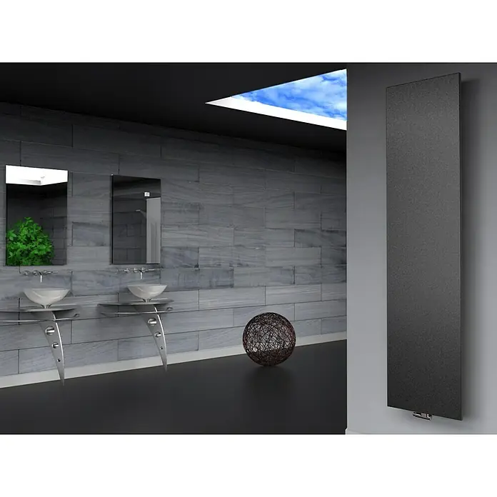 Designheizkörper Manhattan 3 - 47 x 180 cm, Ohne Handtuchhalter, 1.118 W bei 75/65/20 °C, Moonstone-Grau - Stimmungsaufnahme