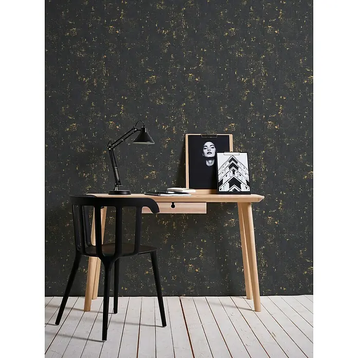 AS Creation Trendwall Vliestapete - Schwarz/Gold, Betonoptik, 10,05 x 0,53 m - Stimmungsaufnahme