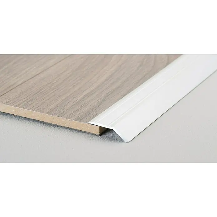 LOGOCLIC Abschlussprofil 146 - Silber, 0,9 m x 32 mm, Montageart: Kleben - Detailaufnahme