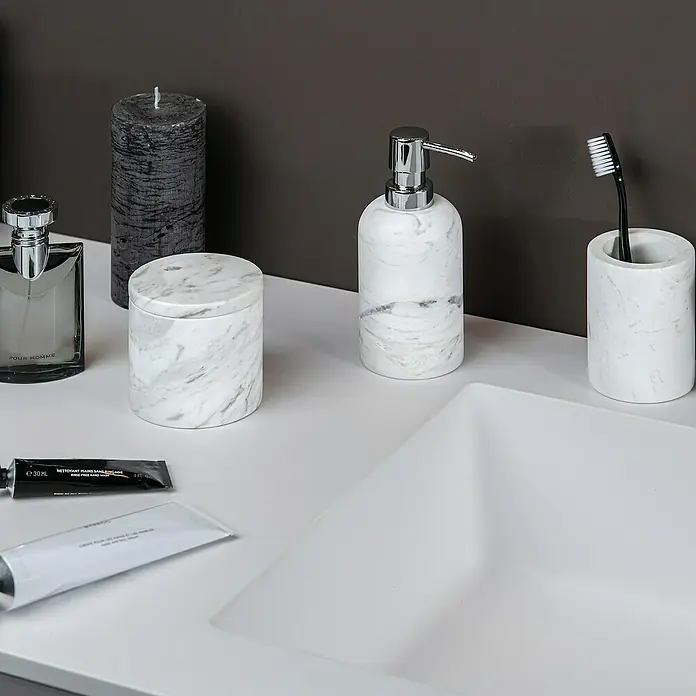 Spirella Seifenspender Sana - Ø x H: 7,2 x 17,7 cm, 300 ml, Marmor, Weiß - Stimmungsaufnahme