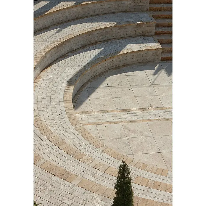 Blockstufe Travertin Antik - L x B x H: 20 x 10 x 5 cm, Travertin, Beige - Stimmungsaufnahme
