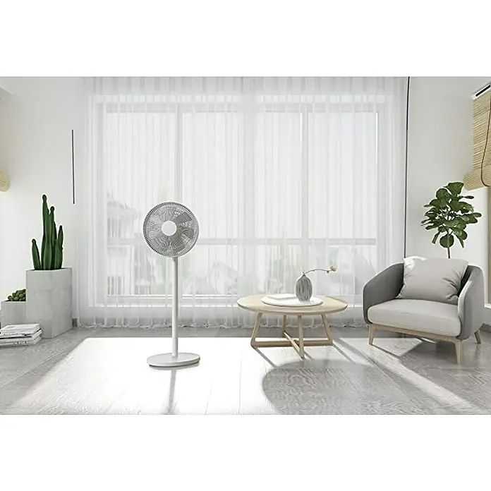 Xiaomi Ventilador de pie Mi Smart Standing Fan 1C / 2 Lite - Blanco, Diámetro: 34 cm, Altura: 90 cm - Foto ambiente