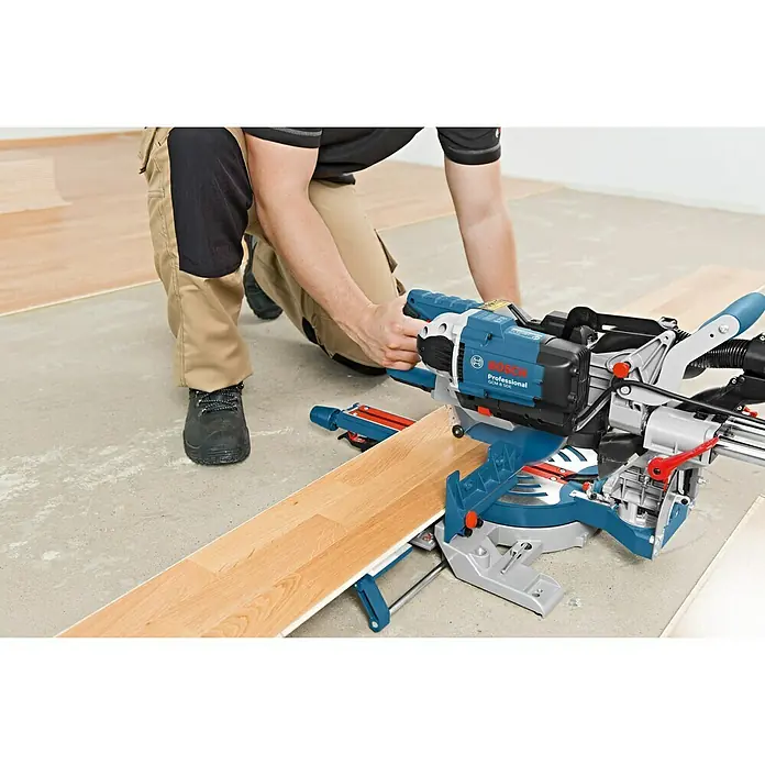 Bosch Professional Kappzugsäge GCM 8 SDE - 1.600 W, Durchmesser Sägeblatt: 216 mm, Leerlaufdrehzahl: 3.500 U/min - 5.000 U/min - Anwendungsbeispiel