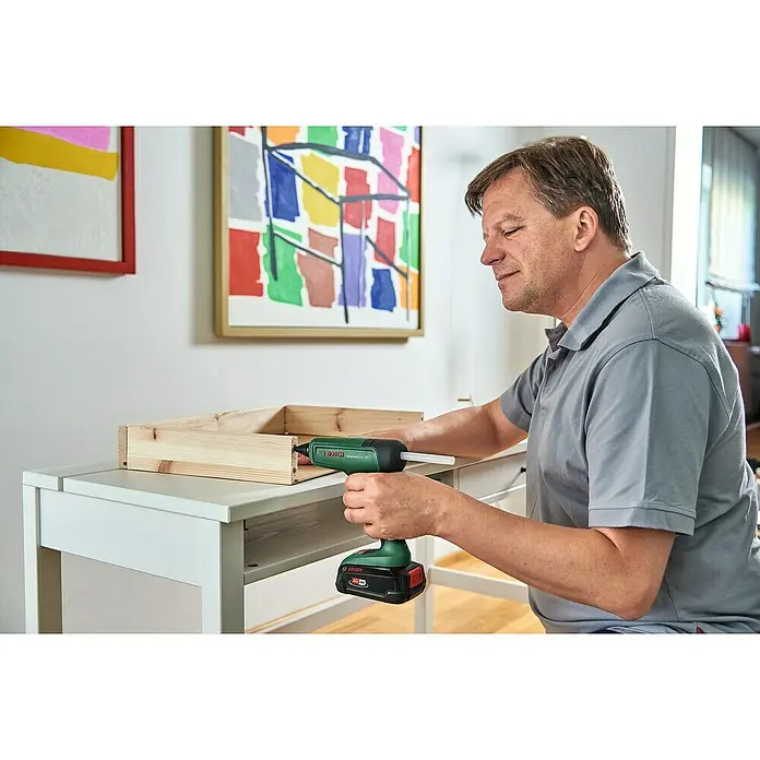 Bosch 18 V Power for All Akku-Heißklebepistole AdvancedGlue 18V - 18 V, Ohne Akku, Temperaturbereich: +130 °C bis +200 °C - Anwendungsbeispiel