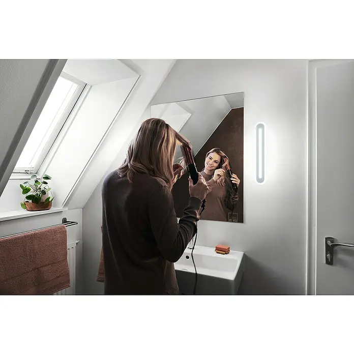 Ledvance LED-Wandleuchte - 17 W, L x B x H: 40 x 7 x 5 cm, Weiß, Mehrfarbig - Anwendungsbeispiel