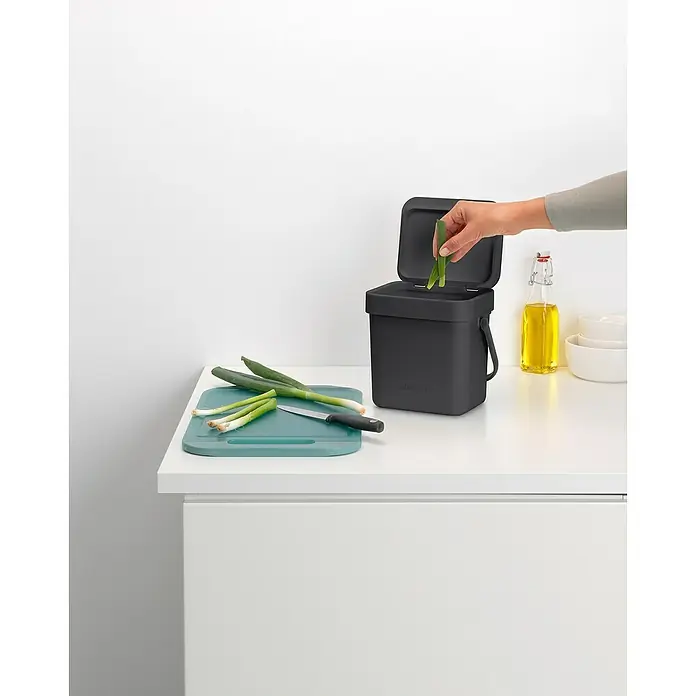 Brabantia Cubo de la basura Sort & Go - 3 l, Negro, Rectangular, Plástico - Producto en uso