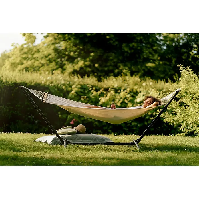 Hängematte mit Gestell - Beige, Länge Liegefläche: 200 cm, Breite Liegefläche: 100 cm - Anwendungsbeispiel