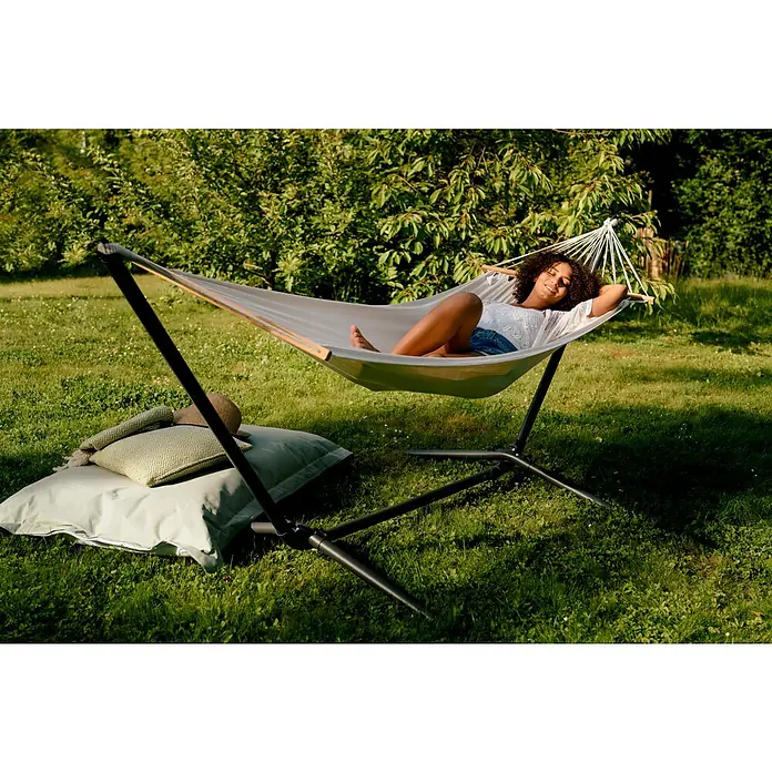 Hängematte mit Gestell - Beige, Länge Liegefläche: 200 cm, Breite Liegefläche: 100 cm - Anwendungsbeispiel