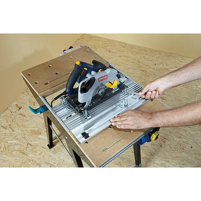Wolfcraft Master Cut Arbeitstisch 1500 - 64 - 94 x 86,5 cm, MDF-Platte 495 x 500 x 23 mm, Maschinen-Platte 285 x 500 mm, Größe Arbeitstisch: 78 x 50 cm - Anwendungsbeispiel