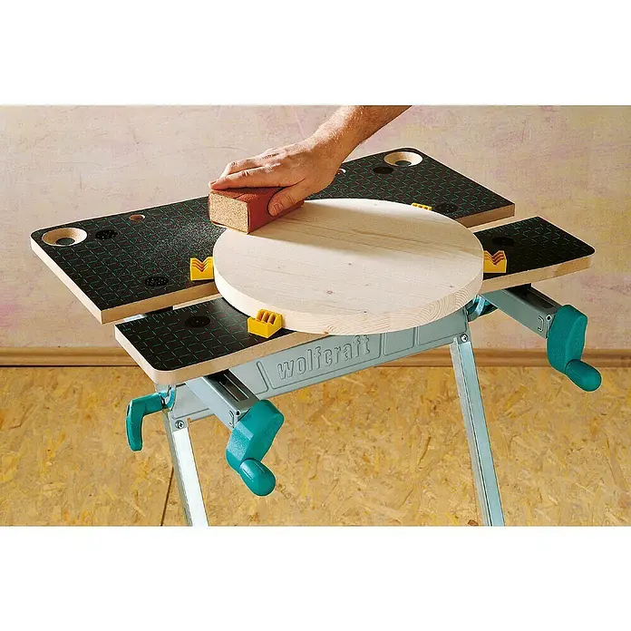 Wolfcraft Master Spann- & Arbeitstisch Master 600 - Arbeitshöhe: 780 mm - 950 mm, Größe Arbeitstisch: 65 x 42 cm - Anwendungsbeispiel
