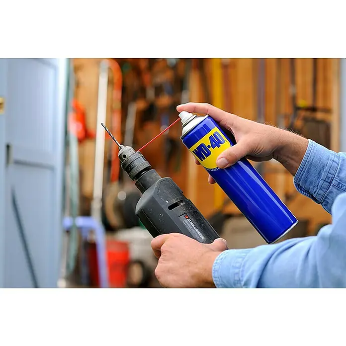 WD-40 Lubricante Multiuso - 400 ml - Producto en uso