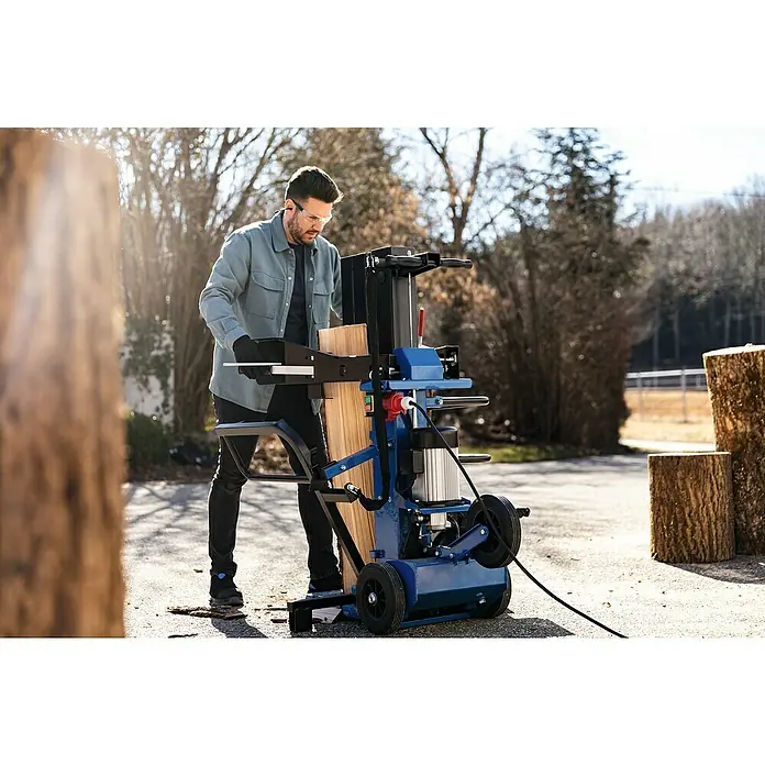 Scheppach Holzspalter Compact 15T - Spaltkraft: 15 t, 3.500 W, 400 V - Anwendungsbeispiel