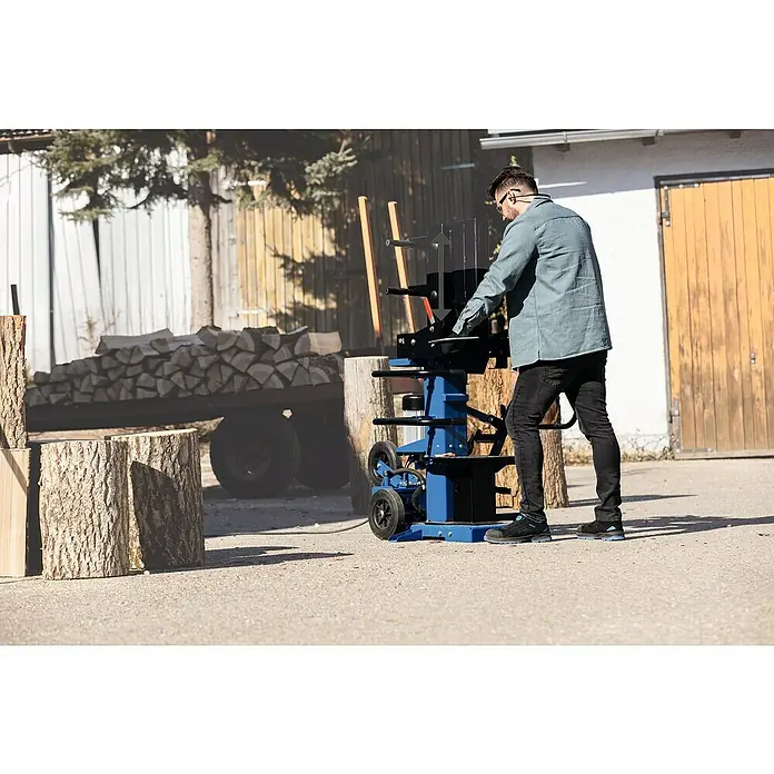 Scheppach Holzspalter Compact 15T - Spaltkraft: 15 t, 3.500 W, 400 V - Anwendungsbeispiel
