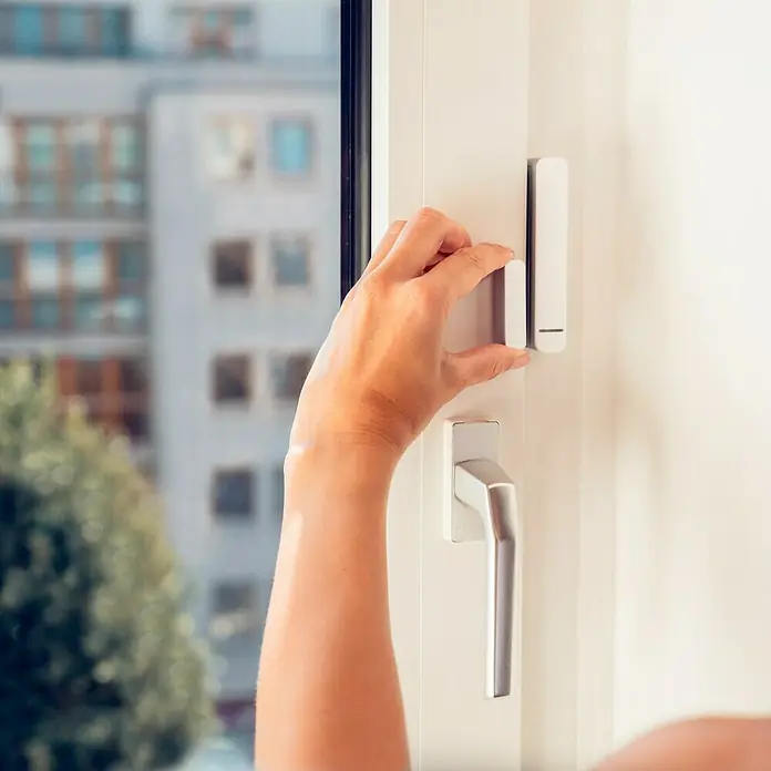 Bosch Smart Home Funk-Fensterkontakt - Batteriebetrieben, Reichweite Funk: > 100 m (Freifeld) - Anwendungsbeispiel