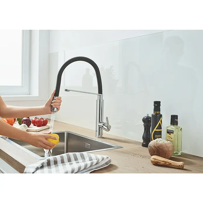 Grohe Spültischarmatur Feel - Chrom, Glänzend, Hoher Auslauf - Anwendungsbeispiel