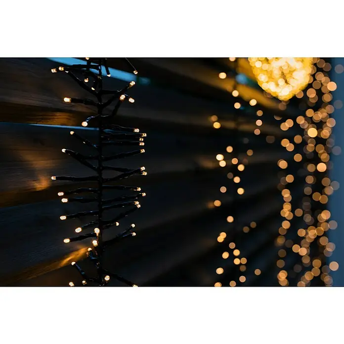 Cable con luces LED Circular - Diámetro: 40 cm, Número de LED: 1.500 ud., Color de luz: Blanco cálido - Producto en uso