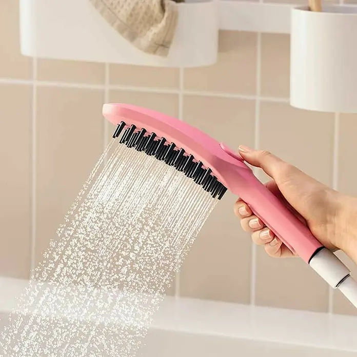 Grifo de ducha - Plástico, Rosa - Producto en uso