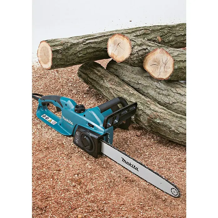 Makita Elektro-Kettensäge UC4041A - 1.800 W, Schwertlänge: 40 cm - Stimmungsaufnahme