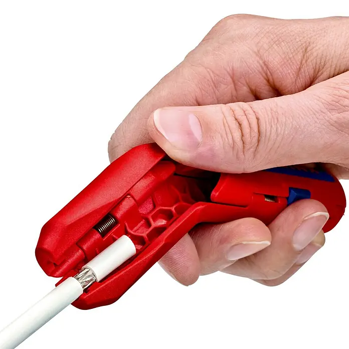Knipex Universal-Entmanteler - Geeignet für: 0,2/0,3/0,8/1,5/2,5/4 mm² Kabelquerschnitt - Anwendungsbeispiel