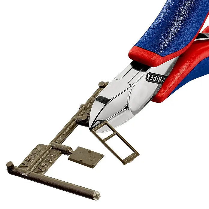 Knipex Seitenschneider - Länge: 115 mm, Material Griff: Mehrkomponenten-Hülle, Rund, Ausführung Kopf: Ohne Facette - Anwendungsbeispiel