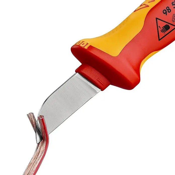 Knipex Kabelmesser - Schneide, Klingenlänge: 50 mm - Anwendungsbeispiel
