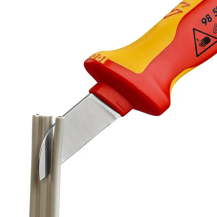 Knipex Kabelmesser - Schneide, Klingenlänge: 50 mm - Anwendungsbeispiel