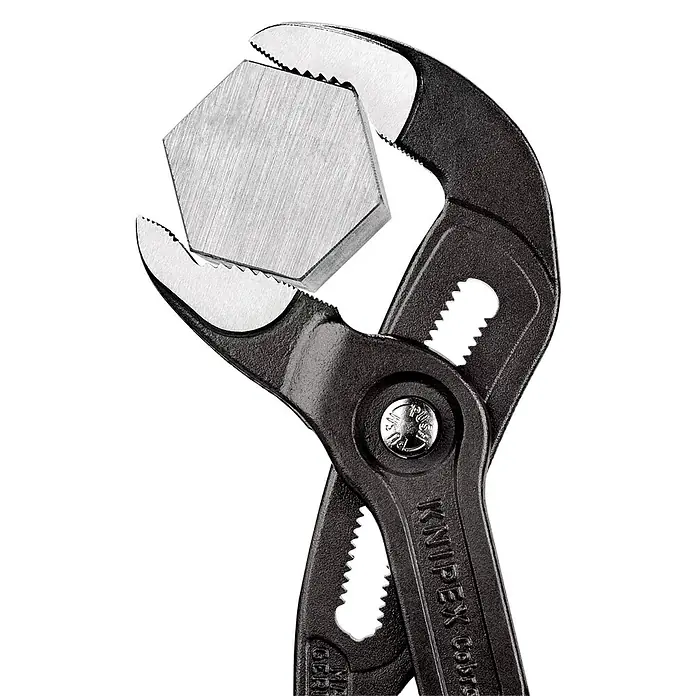 Knipex Vízpumpa fogó Cobra - Hosszúság: 300 mm - Használati példa