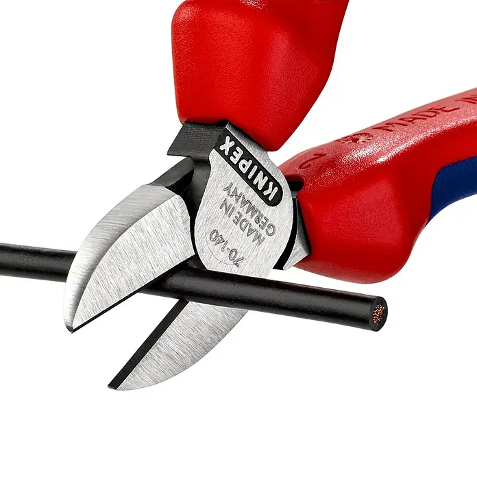 Knipex Seitenschneider - Länge: 140 mm, Mehrkomponenten-Hülle, Poliert - Anwendungsbeispiel