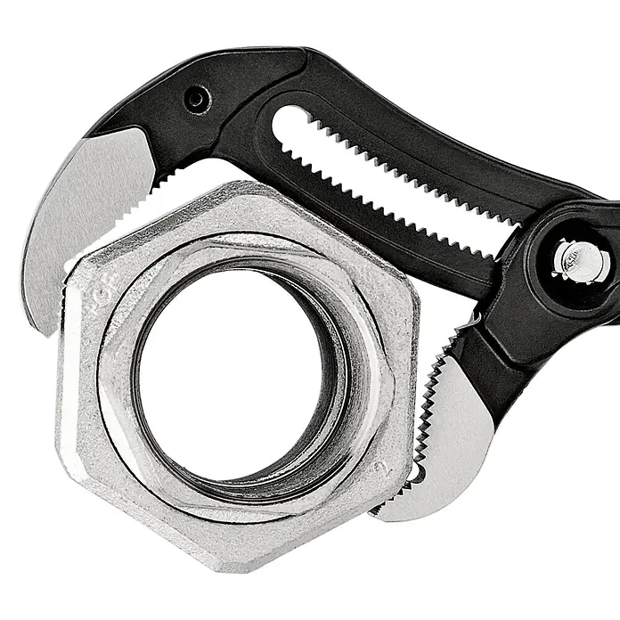 Knipex Vízpumpa fogó Cobra XL - 3 ½″, Hosszúság: 445 mm - Használati példa