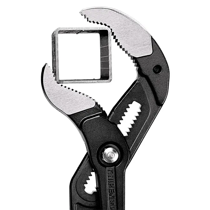 Knipex Vízpumpa fogó Cobra XXL - 4 ½″, Hosszúság: 560 mm - Használati példa