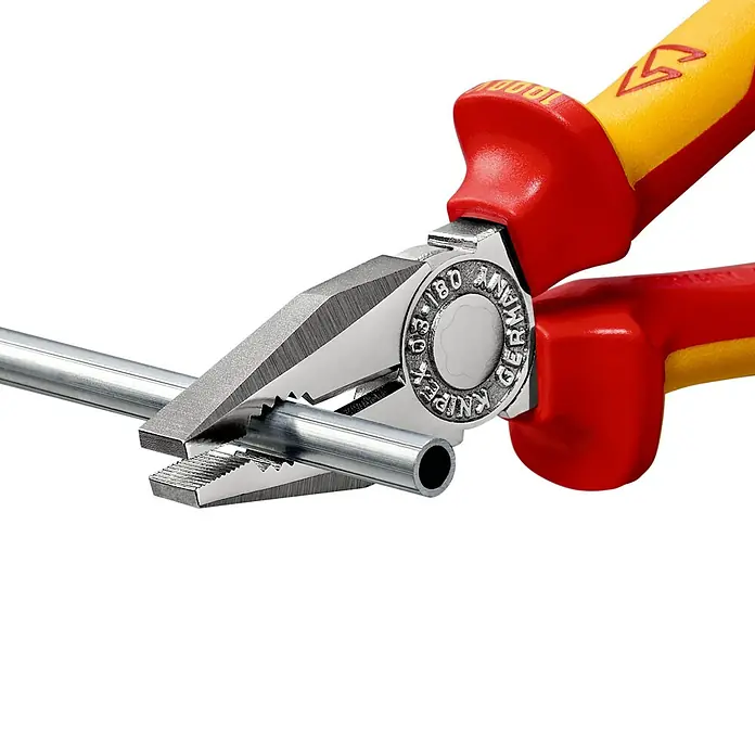 Knipex Kombizange - Länge: 180 mm - Anwendungsbeispiel