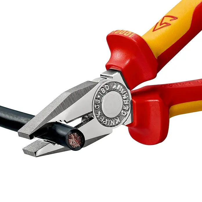 Knipex Kombizange - Länge: 180 mm - Anwendungsbeispiel