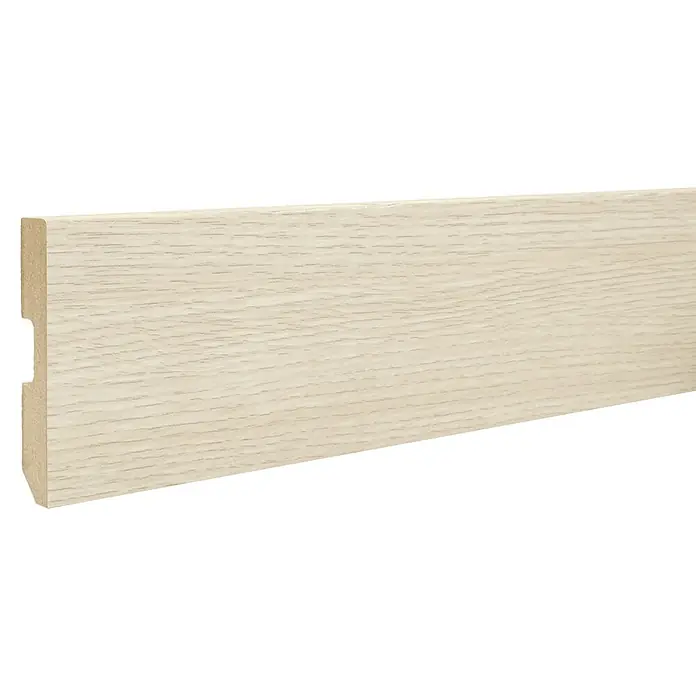 LOGOCLIC Zócalo Roble Monik - 2,2 m x 15 mm x 80 mm - Primer plano