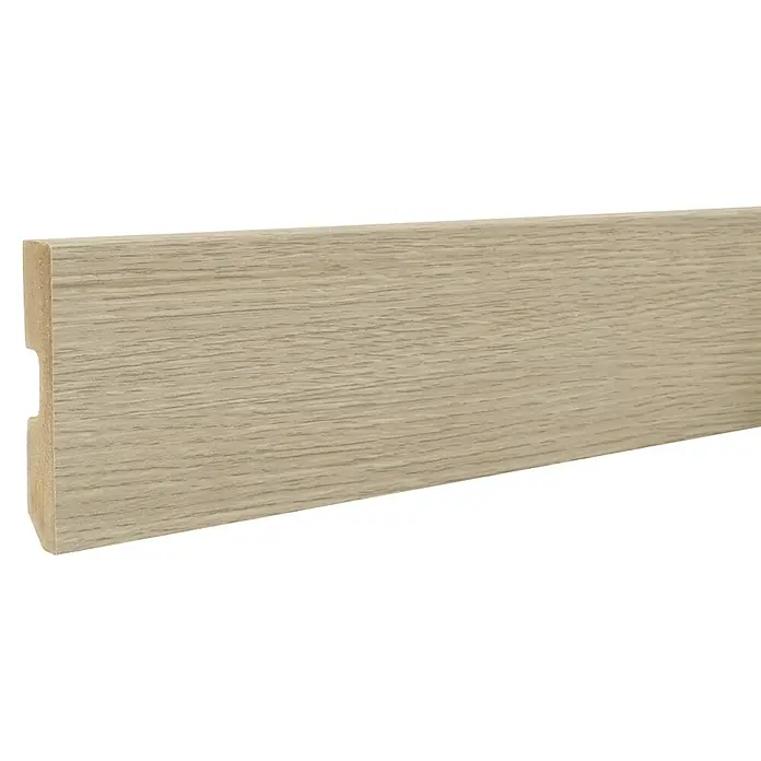 LOGOCLIC Zócalo Roble Palermo - 2,2 m x 15 mm x 80 mm - Primer plano