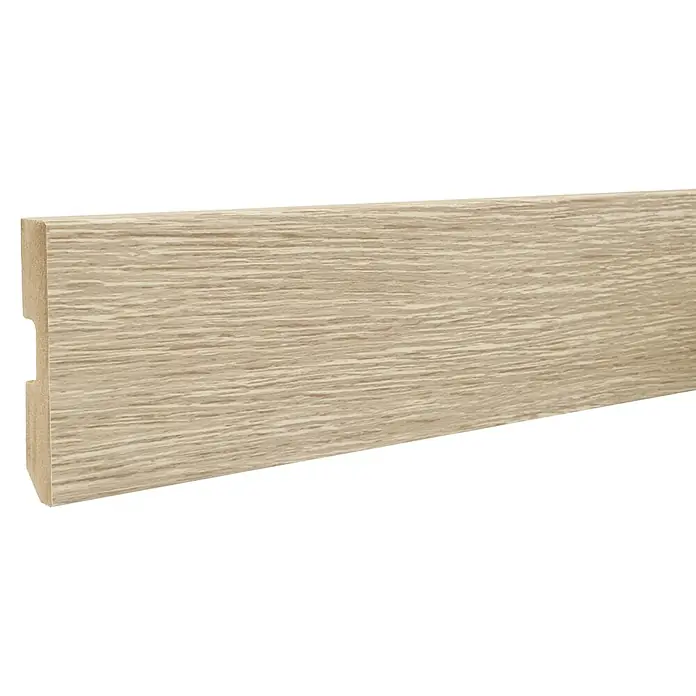 LOGOCLIC Zócalo Roble Tempo - 2,2 m x 15 mm x 80 mm - Primer plano