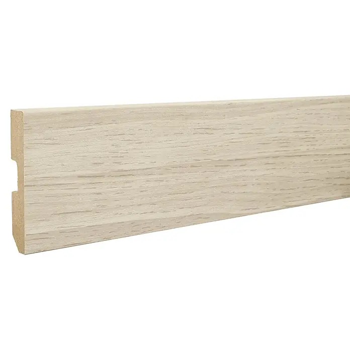 LOGOCLIC Zócalo Roble Mustang - 2,2 m x 15 mm x 80 mm - Primer plano