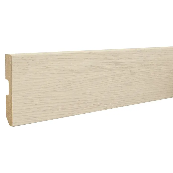 LOGOCLIC Zócalo Roble Venecia - 2,2 m x 15 mm x 80 mm - Primer plano
