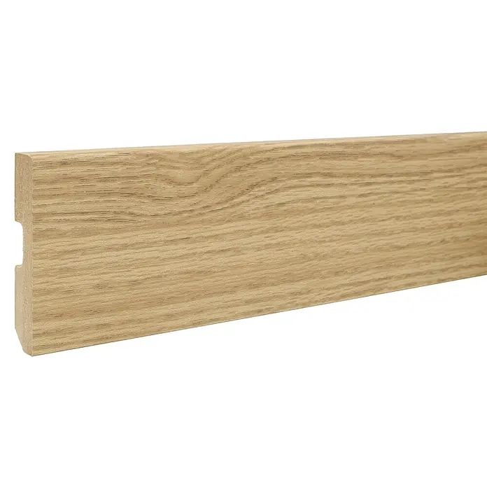 LOGOCLIC Zócalo Roble Vulcan - 2,2 m x 15 mm x 80 mm - Primer plano