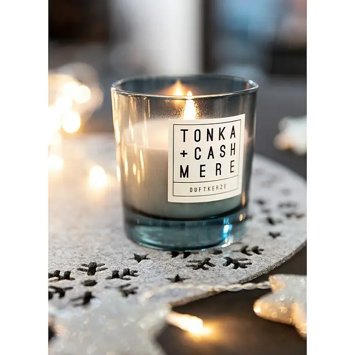 Duftkerze - Im Glas, Tonka und Cashmere, Ø x H: 8,8 x 9,3 cm - Stimmungsaufnahme