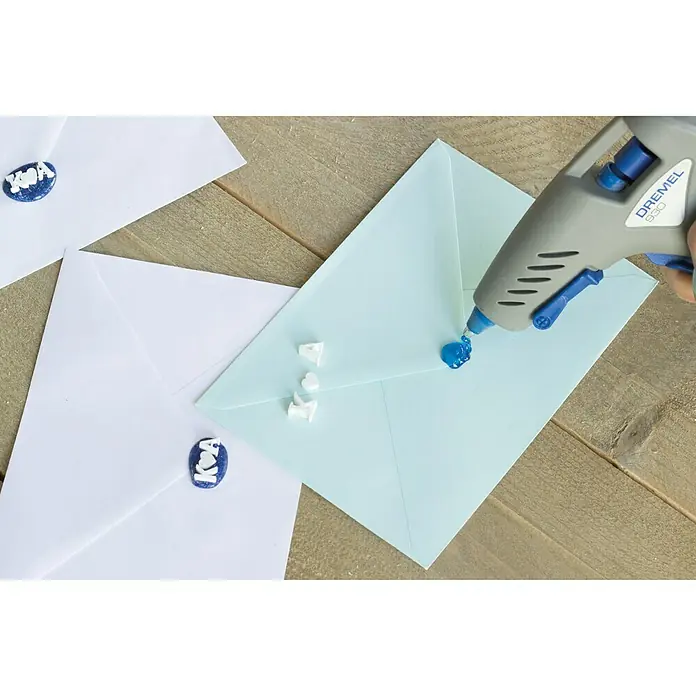 Dremel Pištolj za vruće ljepljenje 930-18 Hobby - Promjer uloška za ljepilo: 7 mm, Vrijeme zagrijavanja: 5 min - Proizvod u upotrebi
