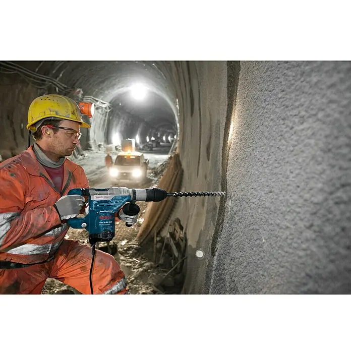 Bosch Professional Udarna bušilica GBH 5-40 DCE - 1.150 W, Jačina pojedinog udarca: 8,8 J, Broj udaraca: 1.500 /min - 3.050 /min - Proizvod u upotrebi