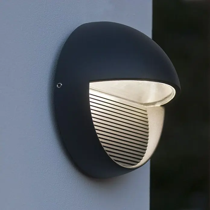 Lutec Aplique exterior LED Radius - 3 W, 17,5 x 17,5 x 10,2 cm, Antracita, Claro, IP54 - Foto ambiente