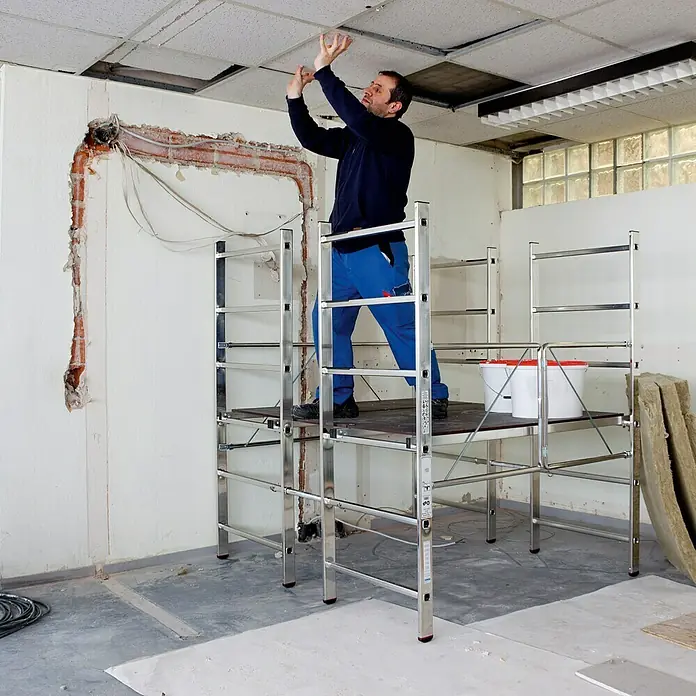 Krause Corda Plattformgerüst - Arbeitshöhe: 2,8 m, Belastbarkeit Bühne: 450 kg, Grundfläche: 2,27 m² - Anwendungsbeispiel