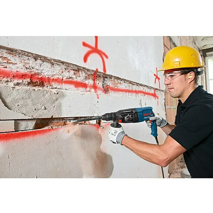 Bosch Professional Kombinirana bušilica GBH 2-26 F - 830 W, Maksimalni broj udaraca: 4.000/min - Proizvod u upotrebi
