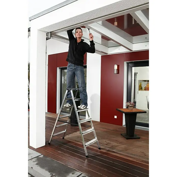 Krause Monto Stufen-Doppelleiter Dopplo - Arbeitshöhe: 2,85 m, Anzahl Tritte: 2 x 6 Stufen, Tiefe Stufen: 80 mm, Aluminium - Anwendungsbeispiel