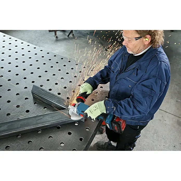 Bosch Professional Biturbo Akku-Winkelschleifer GWX 18V-15C SOLO - 18 V, Ohne Akku, Durchmesser Scheibe: 125 mm, Leerlaufdrehzahl: 0 U/min - 3.000 U/min - Anwendungsbeispiel