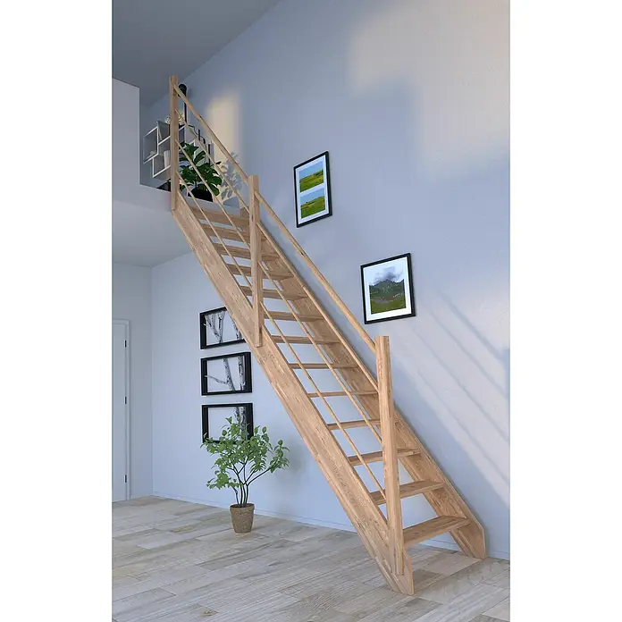 Starwood Raumspartreppe Maßgefertigt - Holz - Eine Holztreppe mit Geländer führt zu einer Galerie mit Bücherregal, dekoriert mit Pflanzen und Bildern.