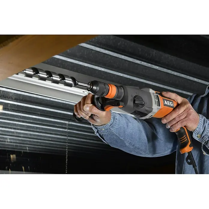 AEG Powertools Kombihammer KH 28 Super XE - 1.010 W, Einzelschlagstärke: 2,8 J, Leerlaufdrehzahl: 0 U/min - 1.500 U/min - Anwendungsbeispiel