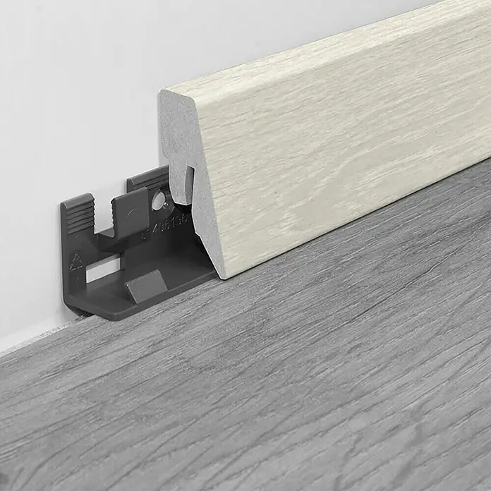 LOGOCLIC Podna kutna lajsna K40 C hrast bijeli - 2,6 m x 19 mm x 40 mm, Ravni oblik - Detaljan prikaz